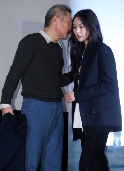58歲韓國導演為娶小22歲女星，起訴原配妻子 / 作者:酒店達人 / 帖子ID:1408