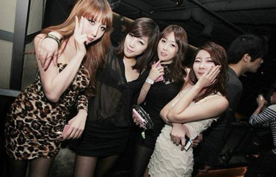 【酒店面試必看】八大行業如何突顯自身優勢？從穿著、談吐到應對一次學會 / 作者:酒店少爺 