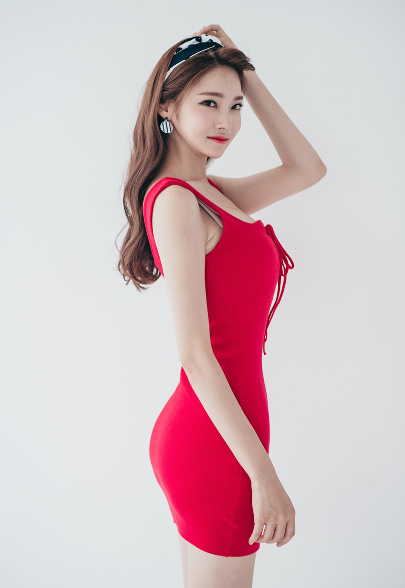 韓國知名美女模特紅色超短露長腿/ 作者: / 來源: