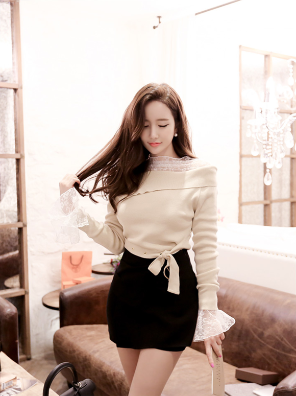 韓國模特奶芙慵懶蕾絲香肩束腰針織衫/ 作者: / 來源: